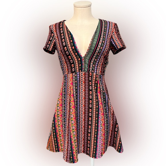 Show Me Your MuMu Dresses & Skirts - SHOW ME YOUR MUMU multi pattern deep v neck dress with back cutout